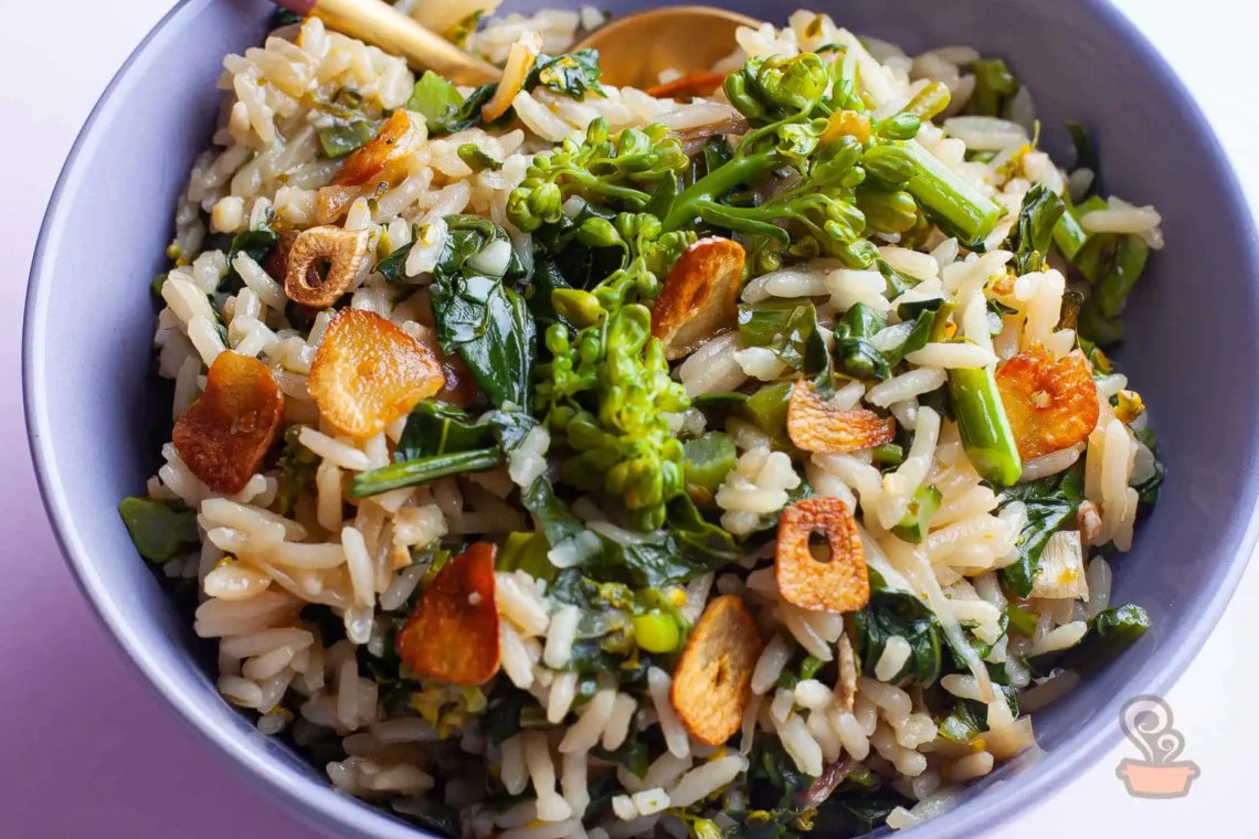 Arroz com brócolis e alho