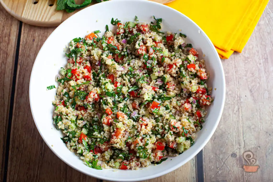 Tabule de quinoa - Quero Comida de Verdade - Alimentação saudável