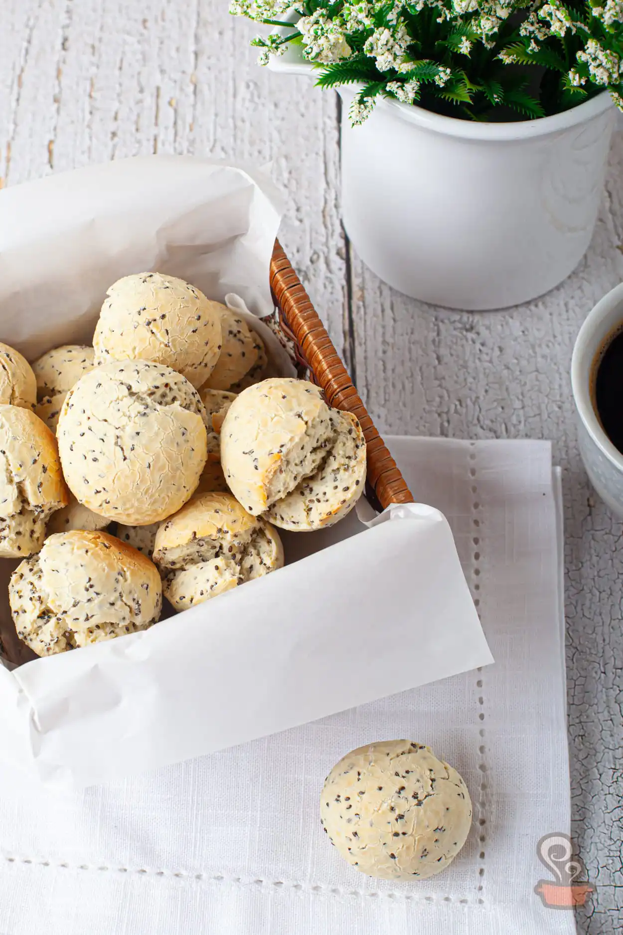 Pão de queijo com chia - Quero Comida de Verdade - Receita saudável Pão de queijo com chia - Quero Comida de Verdade - Receita saudável