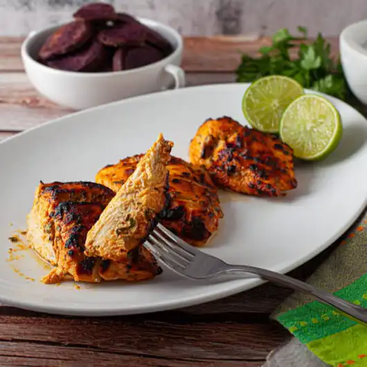 Filé de frango marinado com iogurte